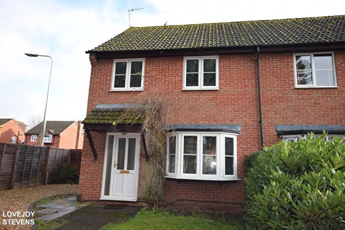 3 Bedroom Semi-Detached House To Rent In Boscawen Way, Thatcham, RG19