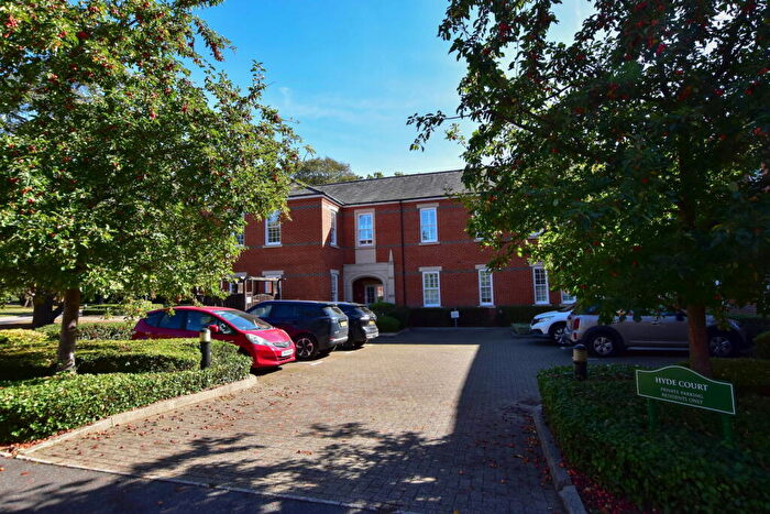 3 Bedroom Apartment For Sale In Beningfield Drive, London Colney, St. Albans, AL2