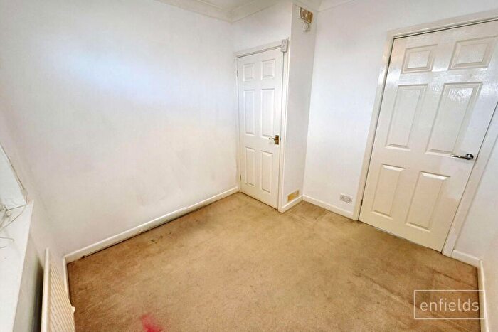 2 Bedroom Bungalow For Sale In Coxford Drove, Southampton, SO16