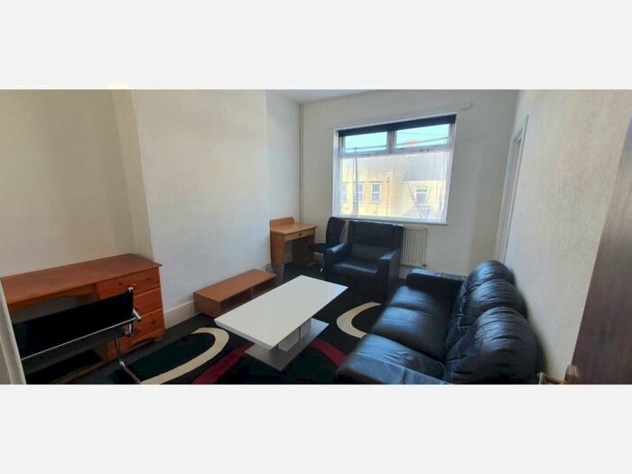 1 Bedroom Flat To Rent In Salisbury Road, Cathays, CF24
