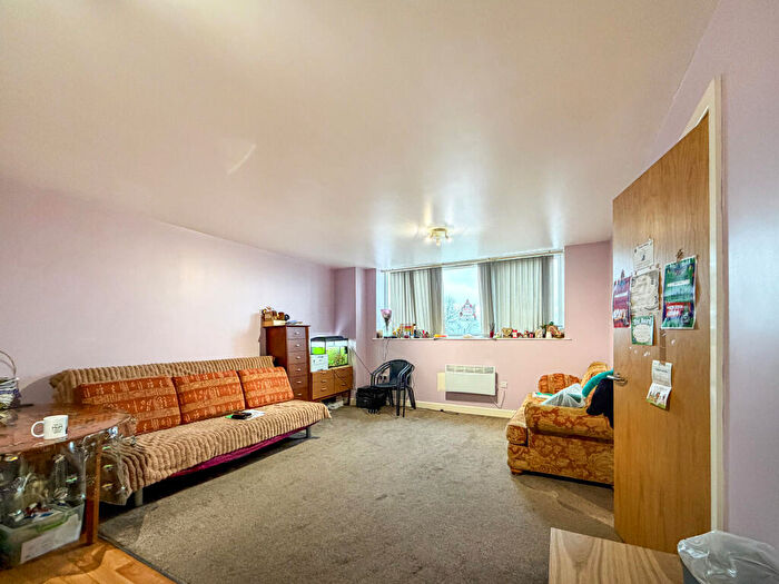 2 Bedroom Apartment For Sale In Castle Court, The Minories, Dudley, West Midlands, DY2