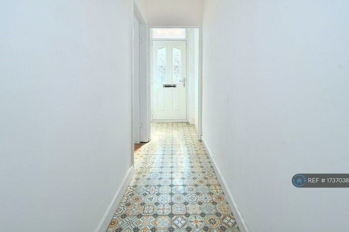 3 Bedroom Terraced House To Rent In Hartshill Road, Stoke-On-Trent, ST4