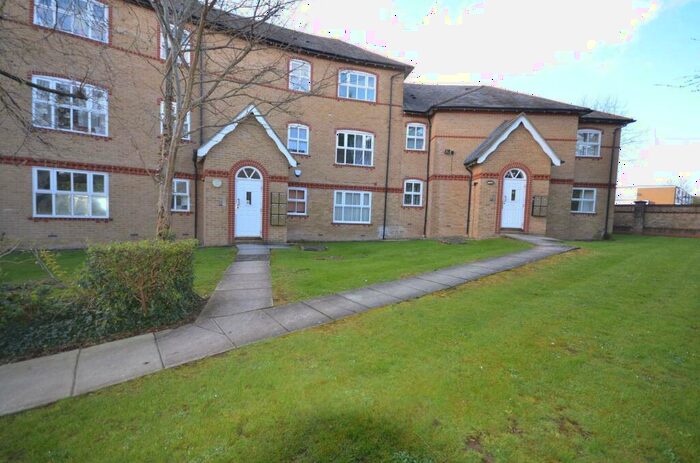 2 Bedroom Flat To Rent In Chamberlayne Avenue, Wembley, HA9