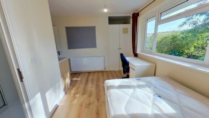 Studio To Rent In Guildford Park Avenue, Guildford, GU2