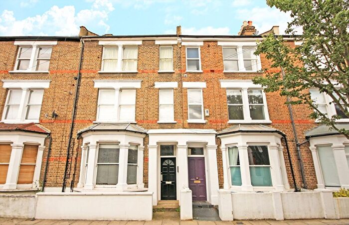 2 Bedroom Flat To Rent In Tunis Road, Shepherds Bush, W12