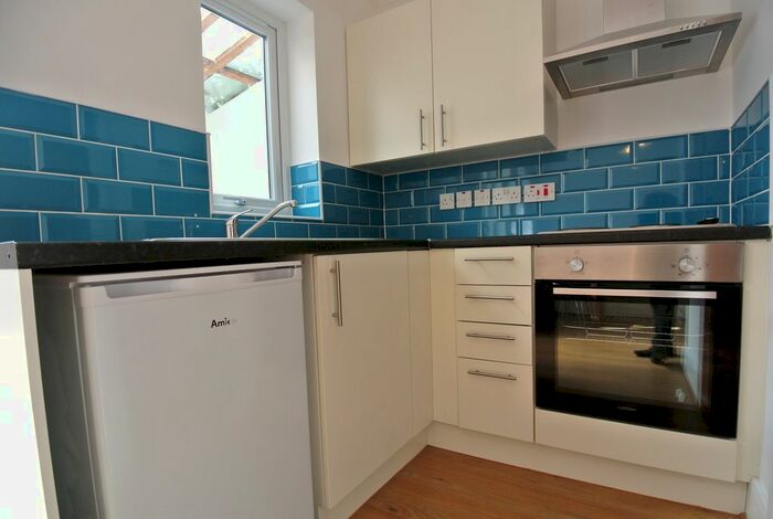 1 Bedroom Flat To Rent In High Road, Willesden, NW10