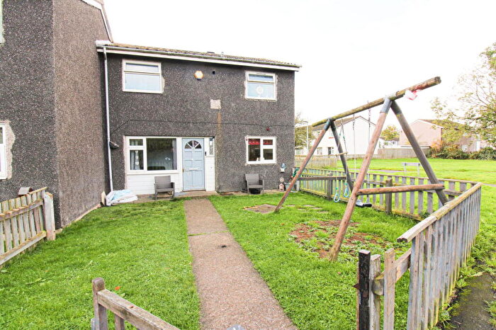 3 Bedroom End Of Terrace House For Sale In Barnard Walk, Immingham, DN40