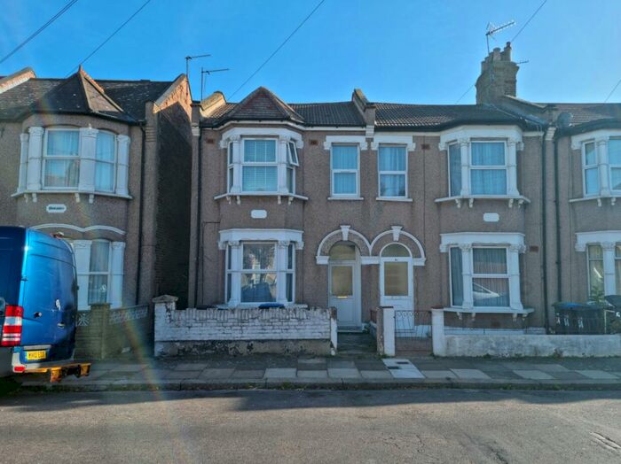 5 Bedroom Terraced House To Rent In Stanley Road, N9