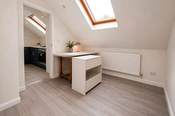 1 Bedroom Flat To Rent In Whitehorse Lane, London, SE25