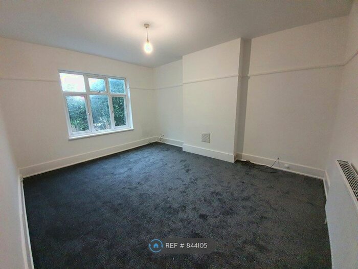 3 Bedroom Flat To Rent In Cherry Trees, Clacton-On-Sea CO15