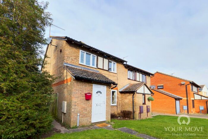 3 Bedroom Semi-Detached House To Rent In Bollinger Close, Duston, Northampton, NN5