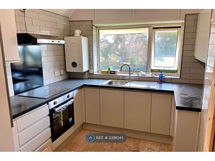 2 Bedroom Flat To Rent In Glyne Ascent, Bexhill-On-Sea, TN40