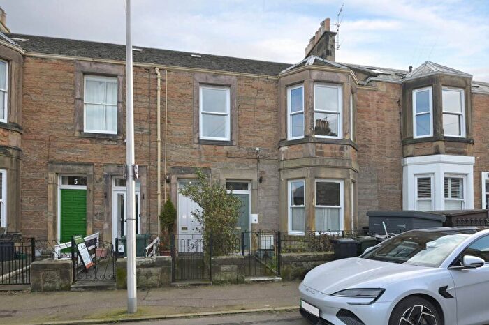2 Bedroom Flat For Sale In Ryehill Grove, Restalrig, Edinburgh, EH6