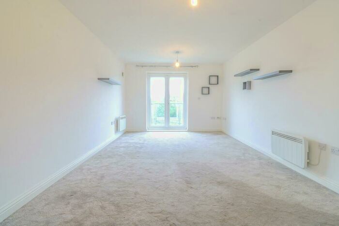 2 Bedroom Apartment For Sale In Sorbus Road, Turnford, Broxbourne, EN10