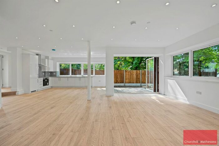 4 Bedroom Property To Rent In Connaught Road, Harlesden, NW10