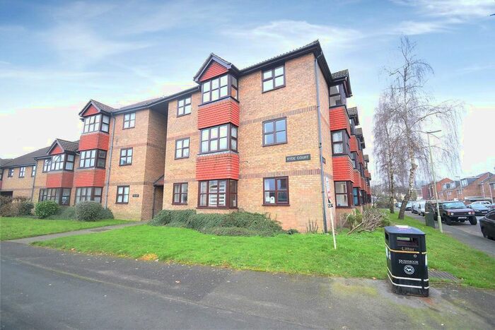 2 Bedroom Flat To Rent In Newport Road, Aldershot GU12