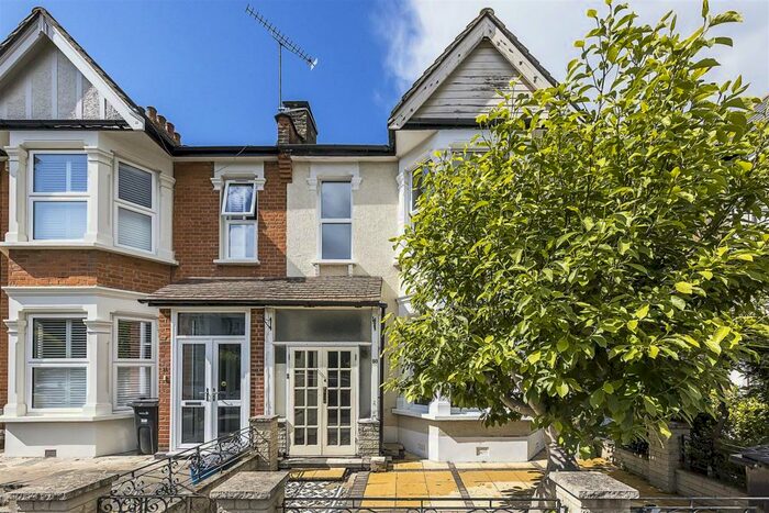 4 Bedroom Terraced House To Rent In Harpenden Road, Aldersbrook, E12