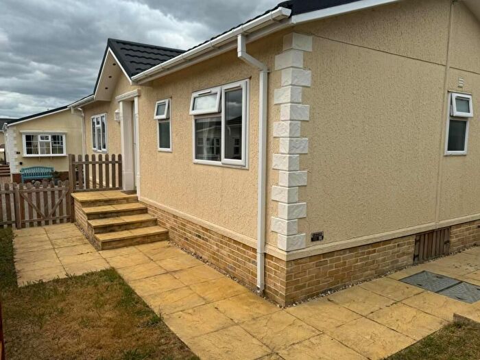 2 Bedroom Mobile/park Home For Sale In Rymer Court, Barnham, Thetford, IP24