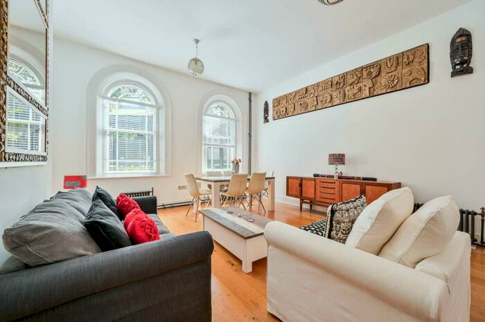 1 Bedroom Maisonette To Rent In Chatham Close, Woolwich, London, SE18