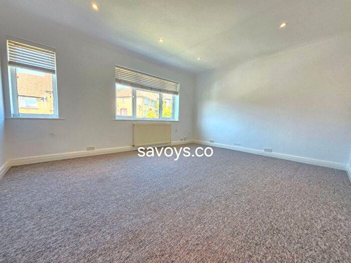 2 Bedroom Maisonette For Sale In Uphill Drive, London, NW9