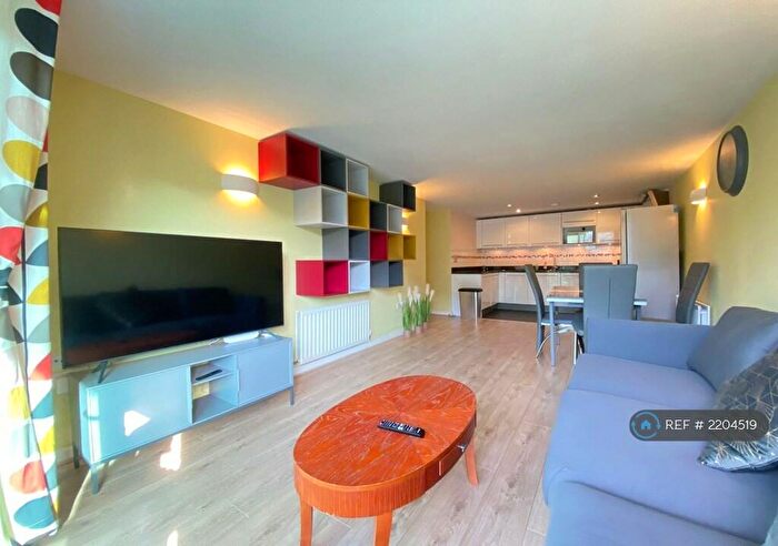 2 Bedroom Flat To Rent In Building, London, SE18