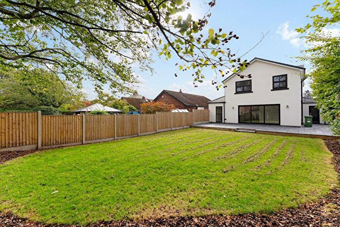 4 Bedroom Detached House For Sale In Norlands Lane, Widnes, WA8