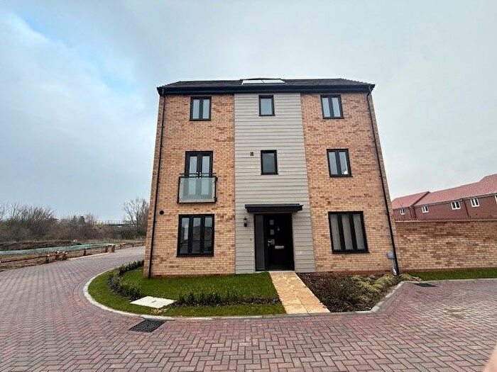 3 Bedroom Property To Rent In Epping Drive, Hampton Woods, Peterborough, PE7