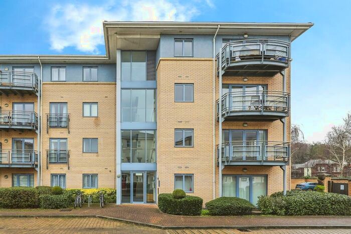 2 Bedroom Apartment To Rent In Castle Quay Close, Nottingham, NG7