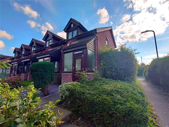 1 Bedroom End Of Terrace House For Sale In Rodmell Close, Hayes, Greater London, UB4