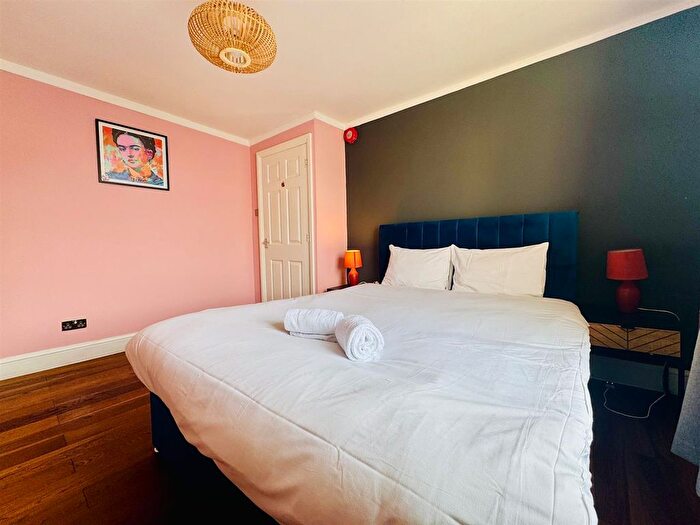 1 Bedroom Flat To Rent In Bloomsbury Place, Brighton, BN2