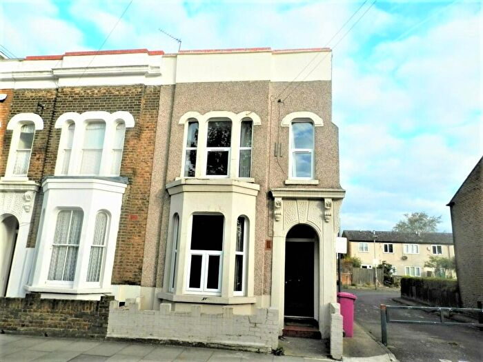 3 Bedroom Semi-Detached House For Sale In Antill Road, London, E3