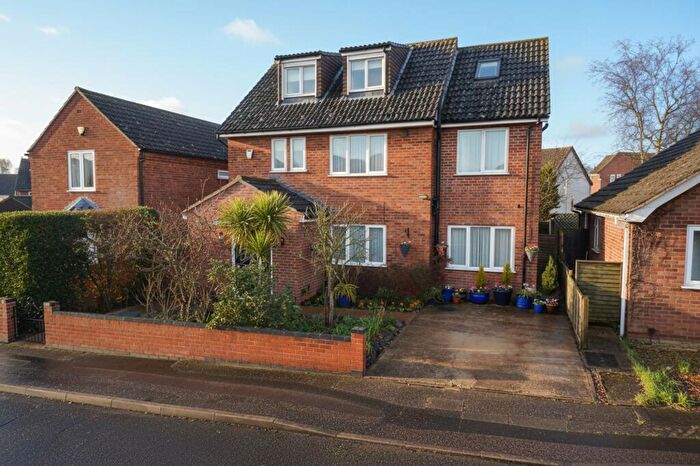 4 Bedroom Detached House For Sale In Peverell Road, Bowthorpe, Norwich, NR5