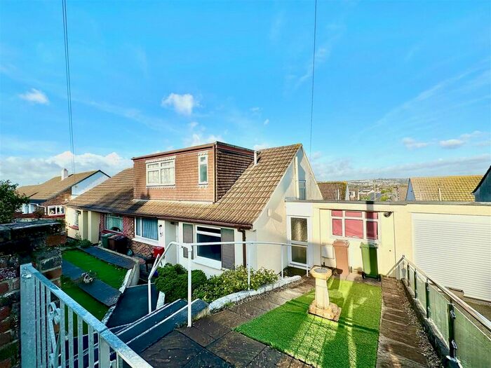 Houses for sale & to rent in PL9 9LJ, Green Park Road, Plymstock