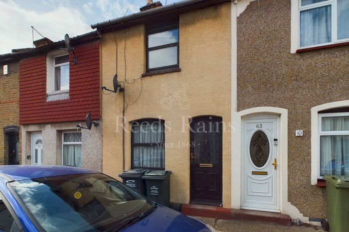 2 Bedroom Terraced House To Rent In Sun Road, Swanscombe, Kent, DA10