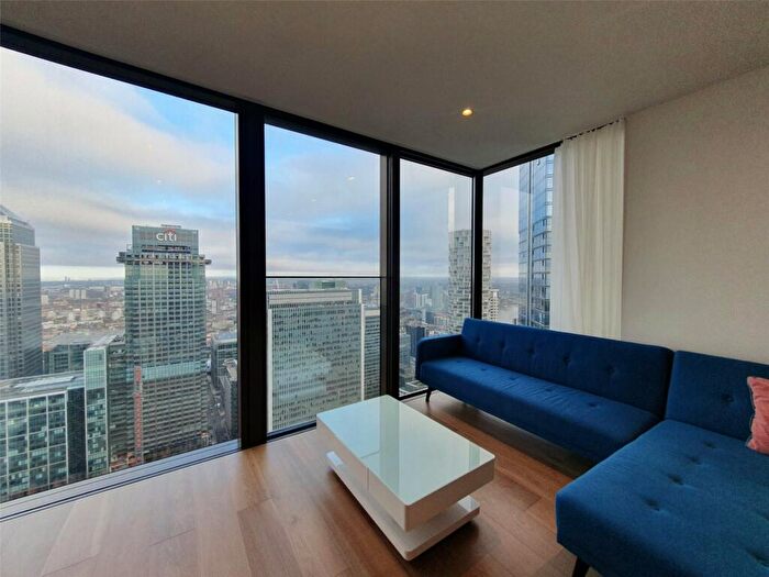 2 Bedroom Apartment To Rent In South Quay Plaza, Marsh Wall, London, E14