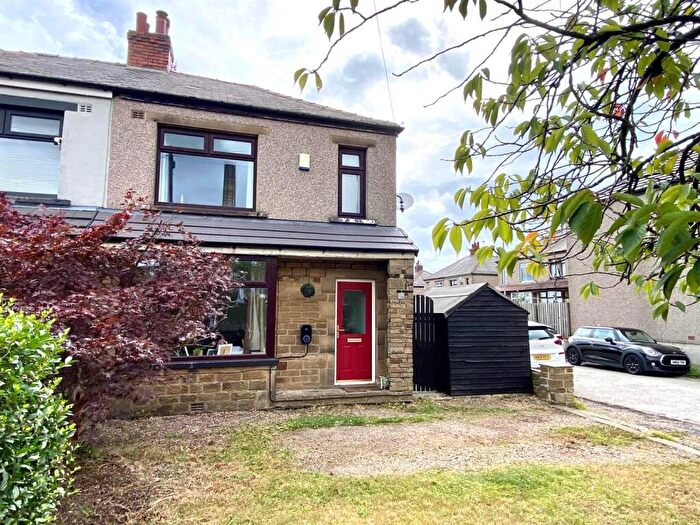 3 Bedroom Semi-Detached House For Sale In Sunwood Terrace, Halifax, HX3