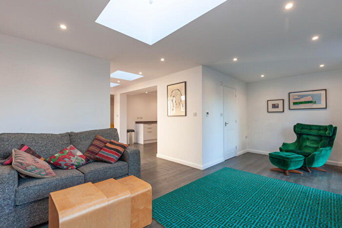 3 Bedroom End Of Terrace House To Rent In Old Road, Headington, OX3