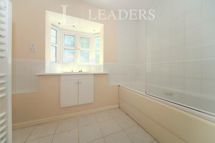 2 Bedroom Flat To Rent In Frenchs Gate -, LU6