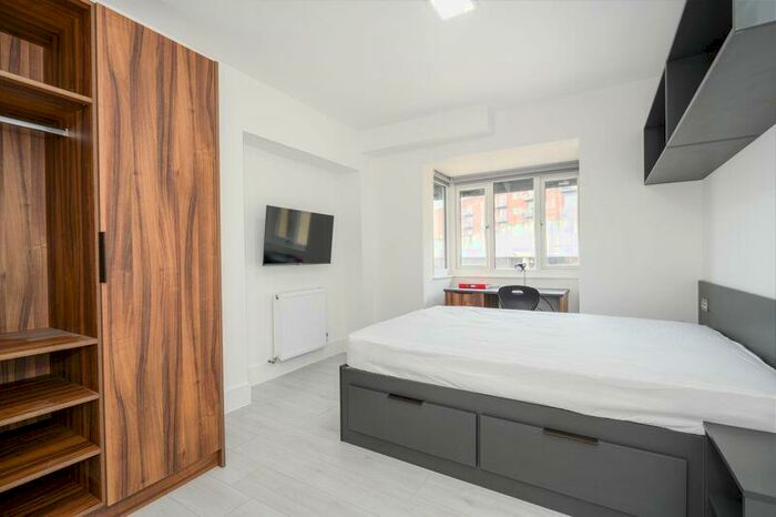 1 Bedroom Flat To Rent In High Street, Walton-On-Thames, KT12