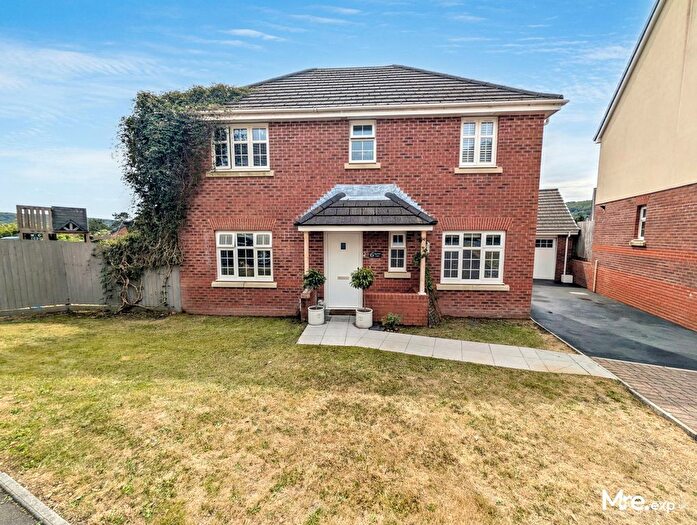 4 Bedroom Detached House For Sale In Sycamore Lane, Pontardawe, Swansea, SA8