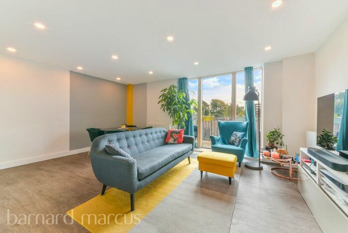 2 Bedroom Flat To Rent In Stafford Road, Wallington, SM6