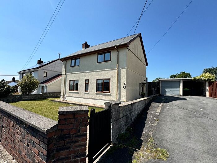 3 Bedroom Detached House For Sale In Walter Road, Ammanford, Carmarthenshire., SA18