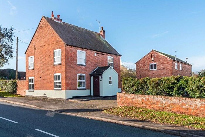 5 Bedroom Detached House For Sale In Hill Top, Castle Donington, Derby, DE74