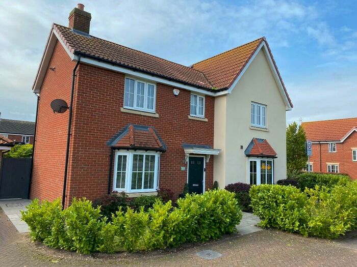 4 Bedroom Detached House To Rent In Shetland Crescent, Rochford, Essex, SS4