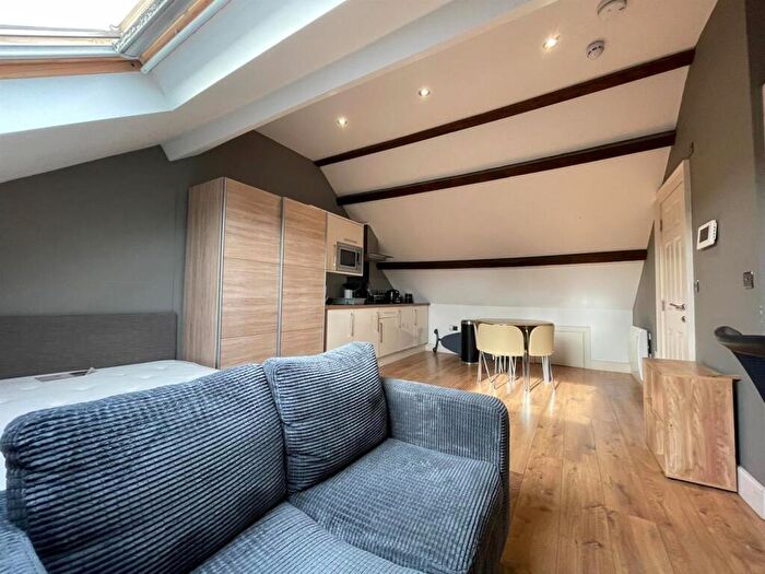 1 Bedroom Private Hall To Rent In St. Leonards Gate, Lancaster, LA1