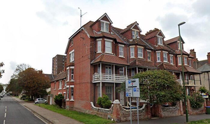 1 Bedroom Apartment To Rent In Fitzalan Road, Littlehampton, BN17