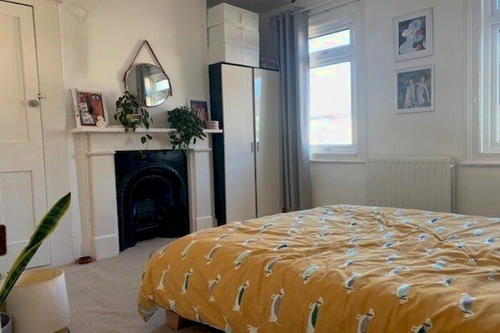2 Bedroom Property To Rent In Tavistock Road, London, E15