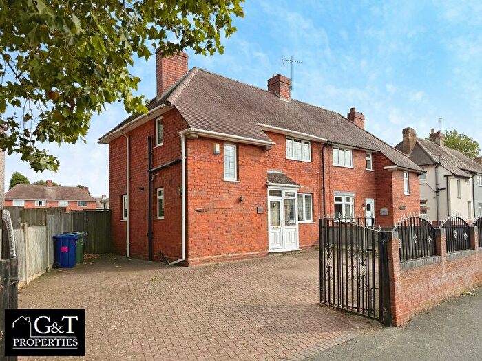 3 Bedroom Semi Detached House For Sale In Tiled House Lane, Brierley Hill, DY5