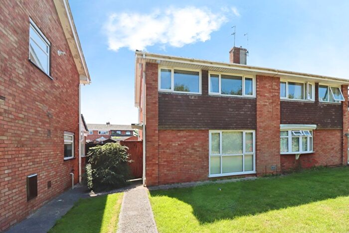 3 Bedroom Semi-detached House For Sale In Mallard Close, Bristol, Avon, BS37