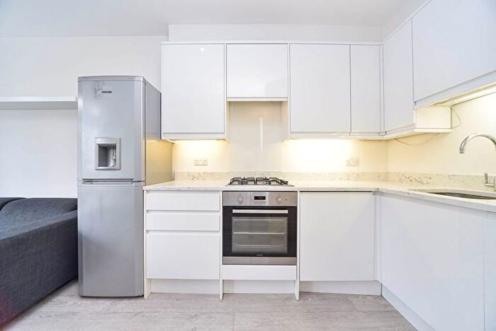 2 Bedroom Flat To Rent In Cathles Road, SW12